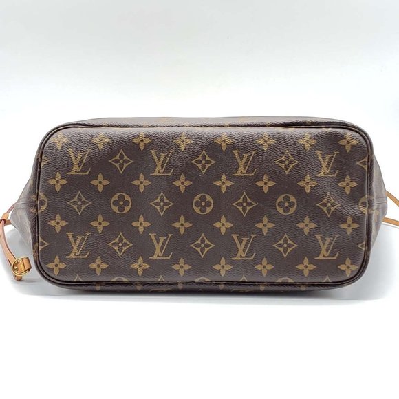 Louis Vuitton Neverfull MM Monogram Tote Bag - Picture 9 of 15